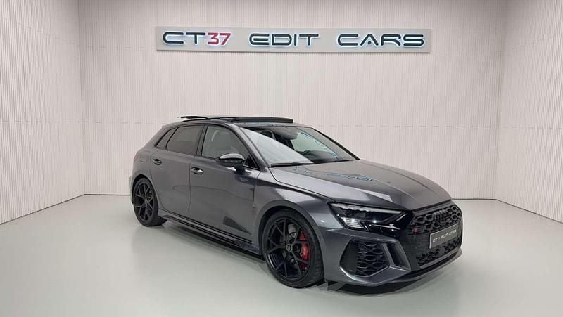 Usado Audi RS3 Sportback Sport 400 CV (294 kW) 2022 Gris Utilitario
