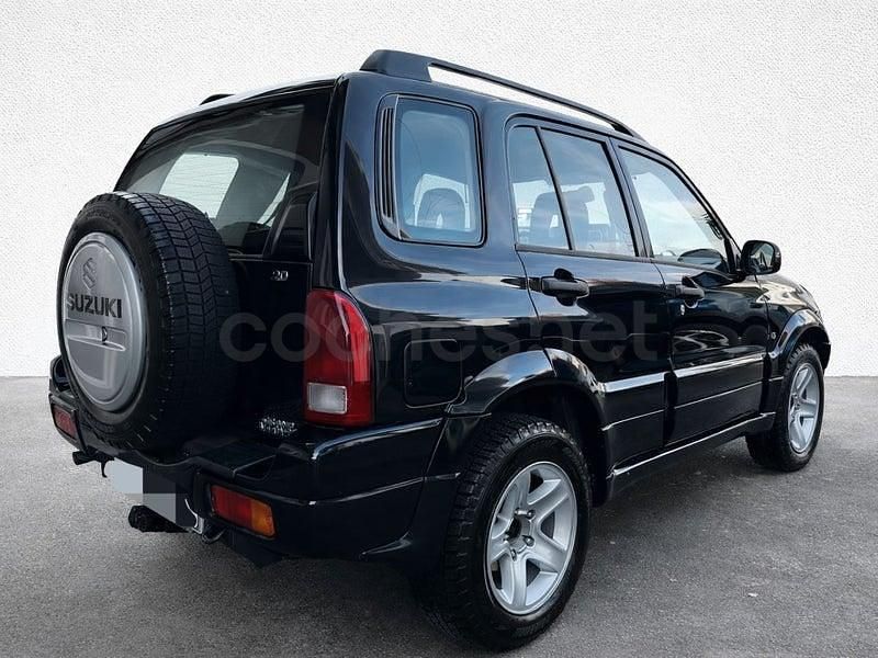 Usado Suzuki Grand Vitara 110 CV (80 kW) 2005 Negro SUV