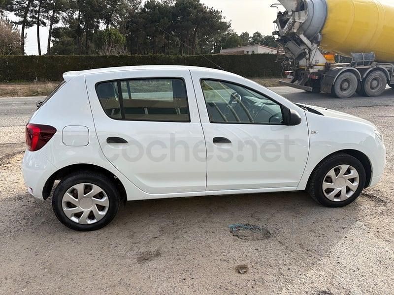 Usado Dacia Sandero Ambiance 73 CV (53 kW) 2018 Blanco Berlina