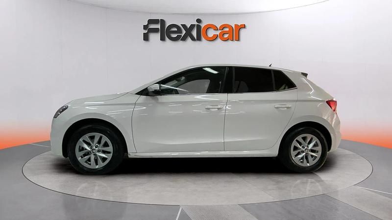 Usado Skoda Fabia Selection 95 CV (69 kW) 2024 Blanco Utilitario