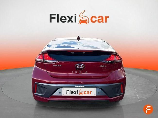 Usado Hyundai Ioniq 141 CV (103 kW) 2021 Rojo Utilitario