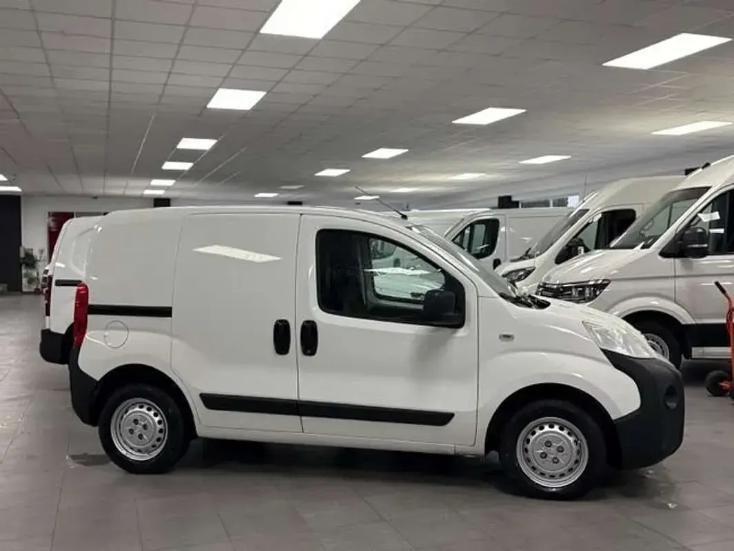 Usado Fiat Fiorino 75 CV (55 kW) 2017 Blanco Monovolumen