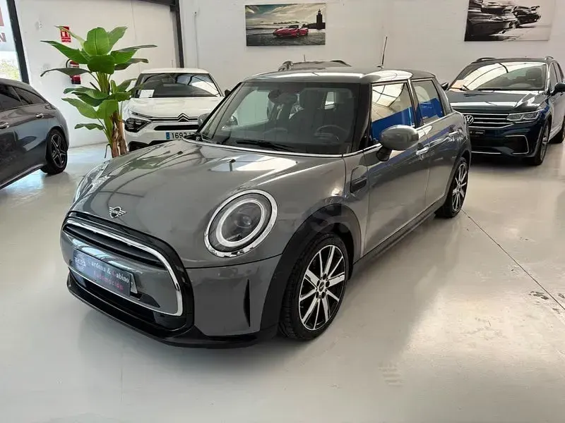 Usado Mini Cooper 136 CV (100 kW) 2022 Gris / plata Utilitario