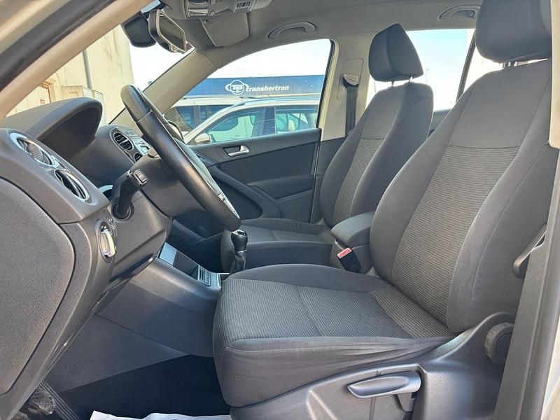Usado VW Tiguan 110 HP (80 kW) 2014 Cinzento SUV