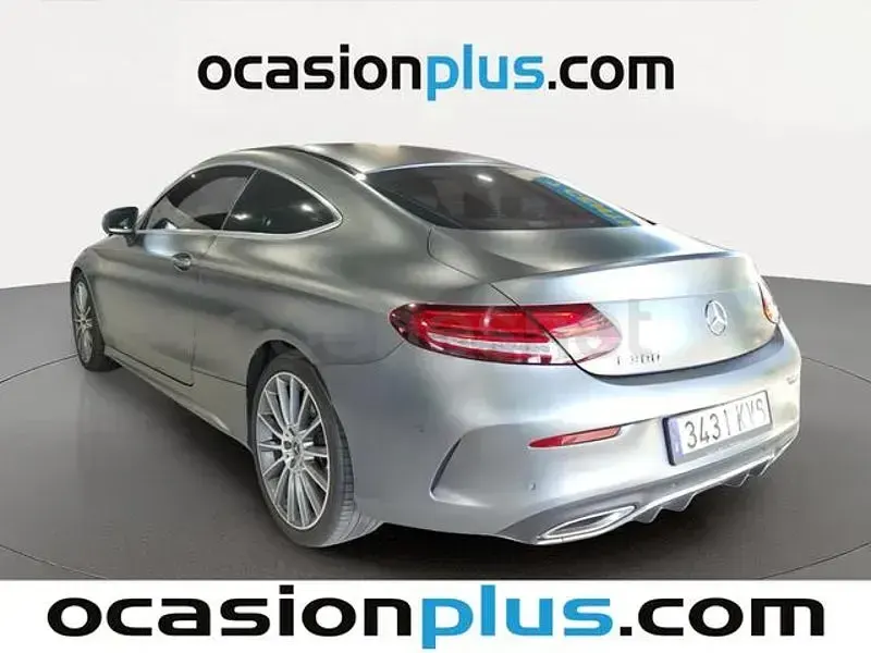 Usado Mercedes C300 258 CV (189 kW) 2019 Gris / plata Coupe