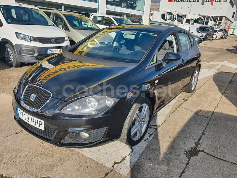 Usado Seat Leon Copa 90 CV (66 kW) 2011 Negro Berlina