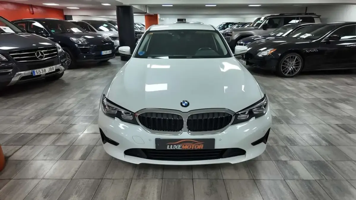 Usado BMW 330e Luxury Line 292 CV (214 kW) 2020 Blanco Berlina