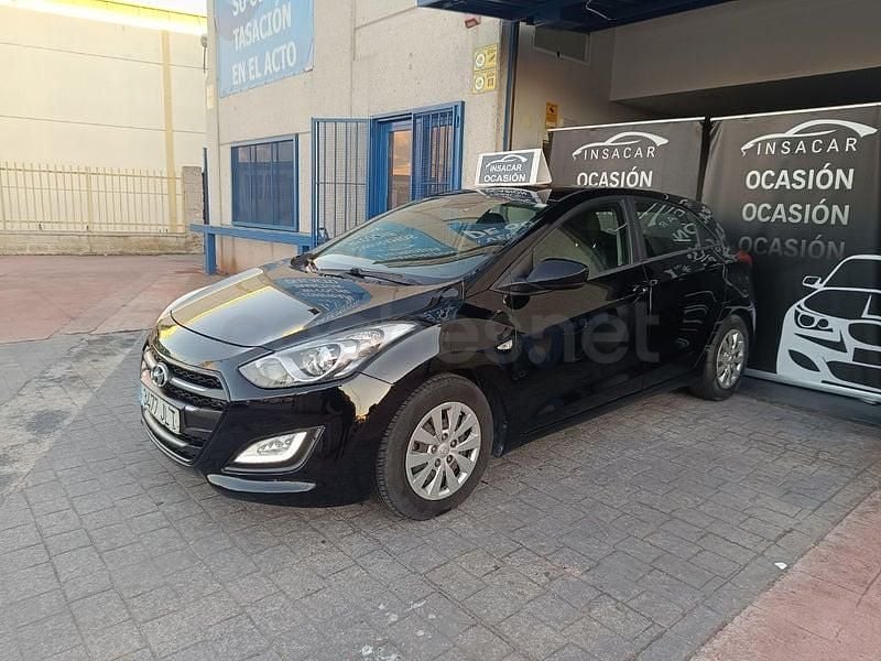Usado Hyundai i30 100 CV (73 kW) 2016 Negro Berlina