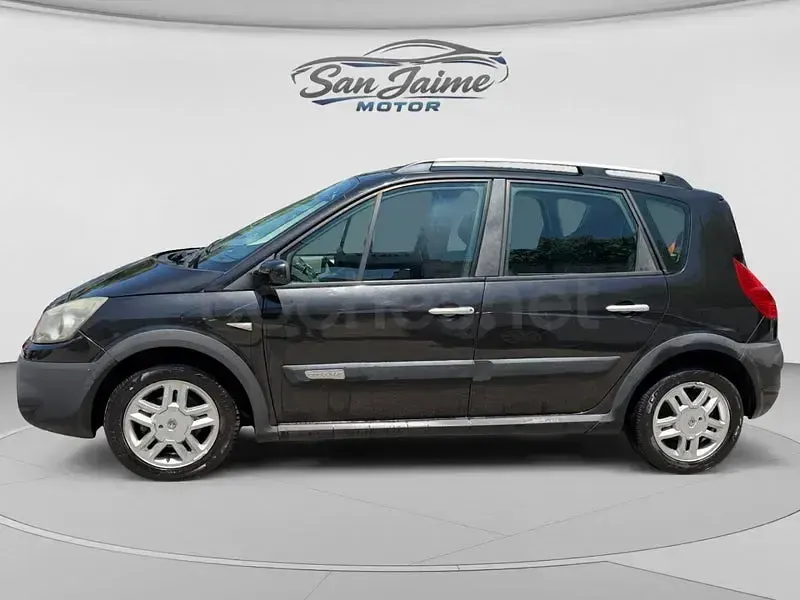 Usado Renault Scénic II Dynamique 105 CV (77 kW) 2008 Gris / plata Monovolumen