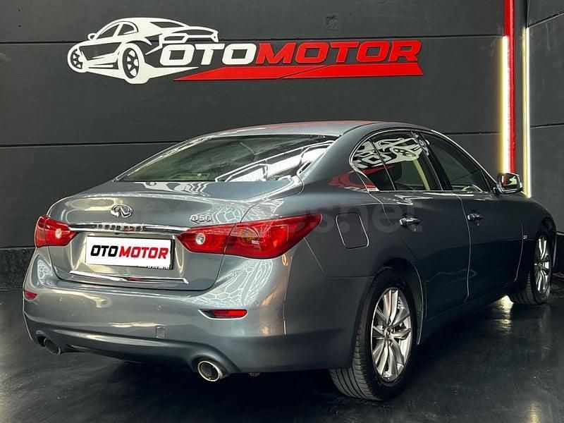 Usado Infiniti Q50 170 CV (125 kW) 2017 Gris / plata Berlina