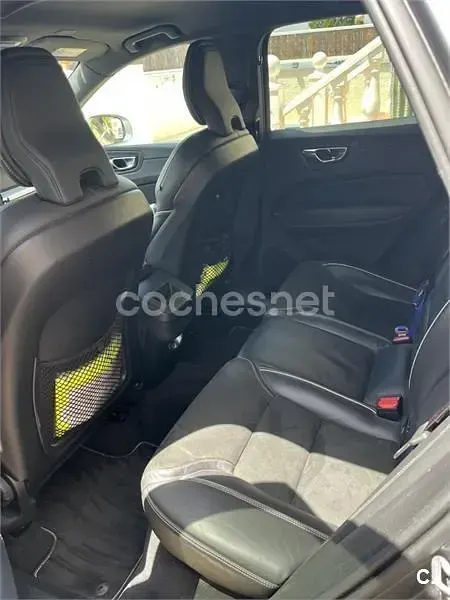 Usado Volvo XC60 R-Design 190 CV (139 kW) 2019 Gris / plata SUV