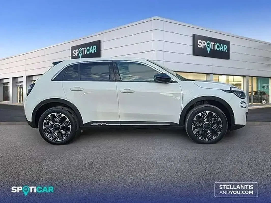 Usado Fiat 600 La Prima 101 CV (74 kW) 2025 Blanco SUV