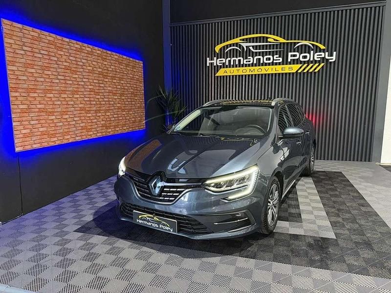 Usado Renault Mégane GrandTour Zen 115 CV (84 kW) 2022 Gris / plata Familiar