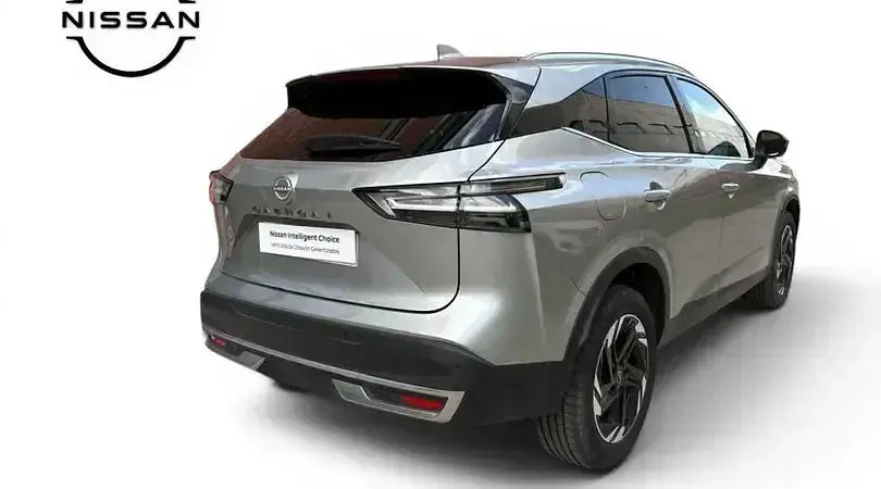 Begagnad Nissan Qashqai N-Connecta 140 HK (102 kW) 2024 Silver SUV