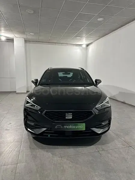 Usado Seat Leon FR 150 CV (110 kW) 2021 Azul Familiar