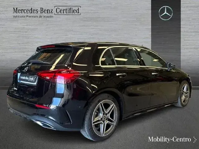 Usado Mercedes A180 116 CV (85 kW) 2025 Negro noche