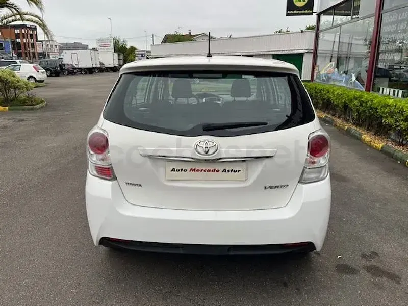 Usado Toyota Verso Advance 112 CV (82 kW) 2015 Blanco Monovolumen