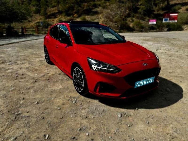 Usado Ford Focus ST-Line 125 CV (91 kW) 2020 Rojo Utilitario