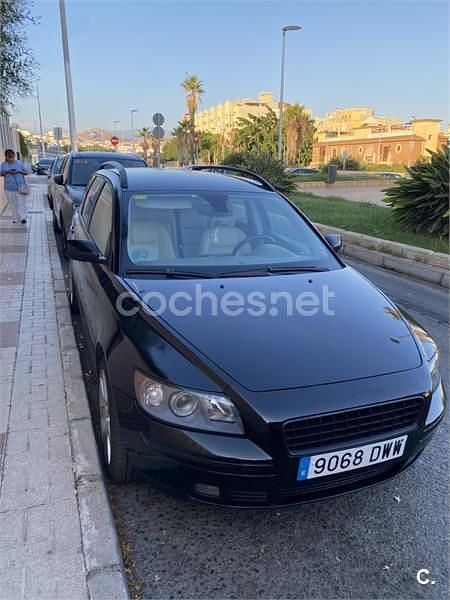 Negro Usado 2006 Volvo V50 Momentum Familiar | 3900 € (Precio justo) - Imagen 1/4