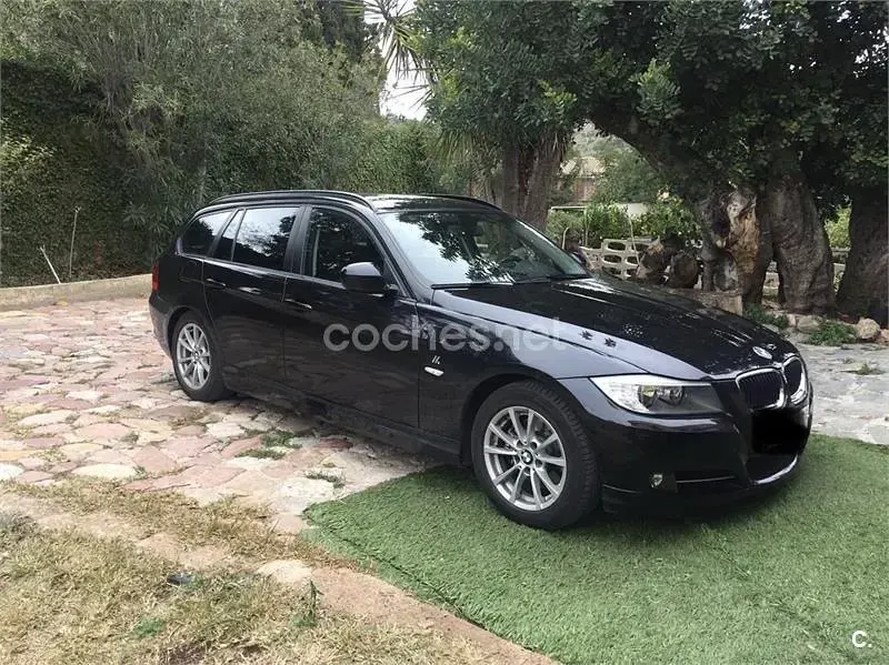Begagnad BMW 320 Efficient Dynamics 163 HK (119 kW) 2011 Svart Kombi