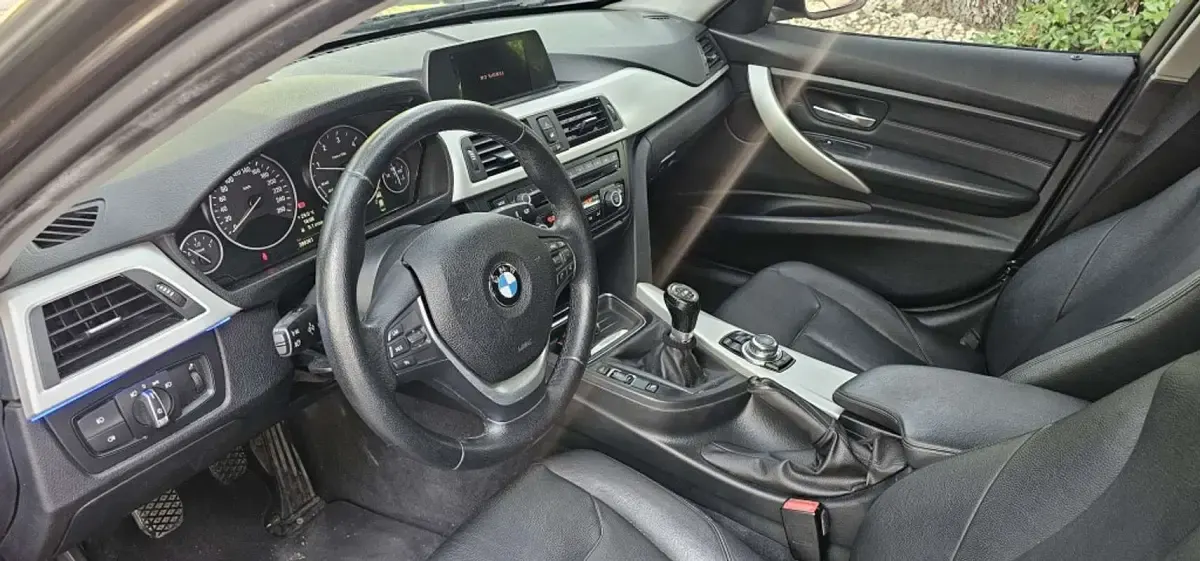 Usado BMW 318 Sport Line 143 CV (105 kW) 2014 Marrón Berlina