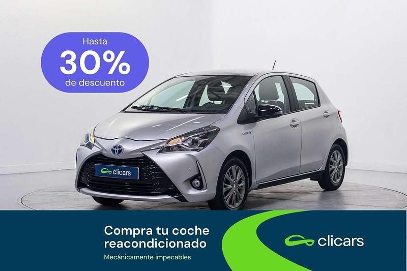 Usado Toyota Yaris Hybrid Active 75 CV (55 kW) 2017 Plateado Berlina
