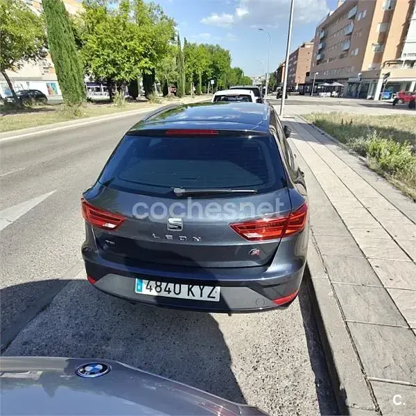 Usado Seat Leon ST FR 130 CV (95 kW) 2019 Gris / plata Familiar