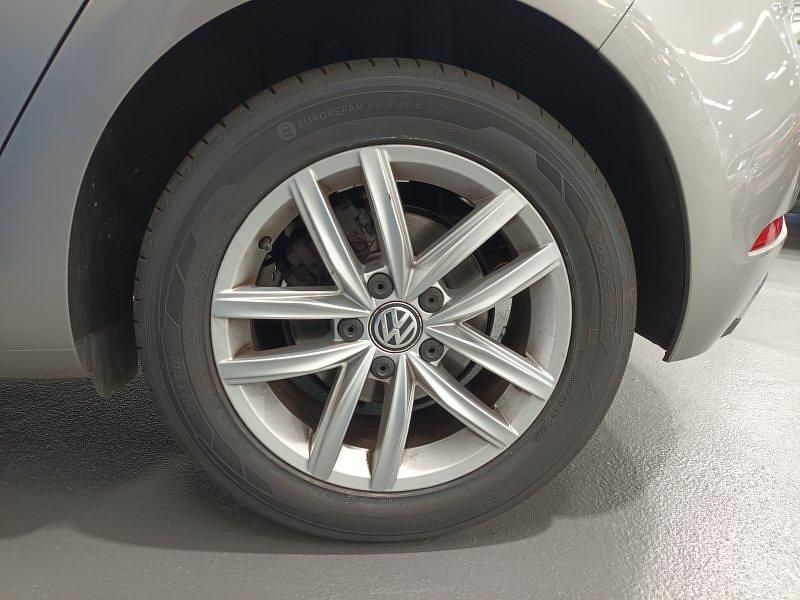 Usado VW Golf VII 115 CV (84 kW) 2019 Plata tungsteno metalizado Utilitario