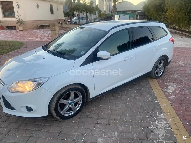 Usado Ford Focus Trend 100 CV (73 kW) 2013 Verde Familiar