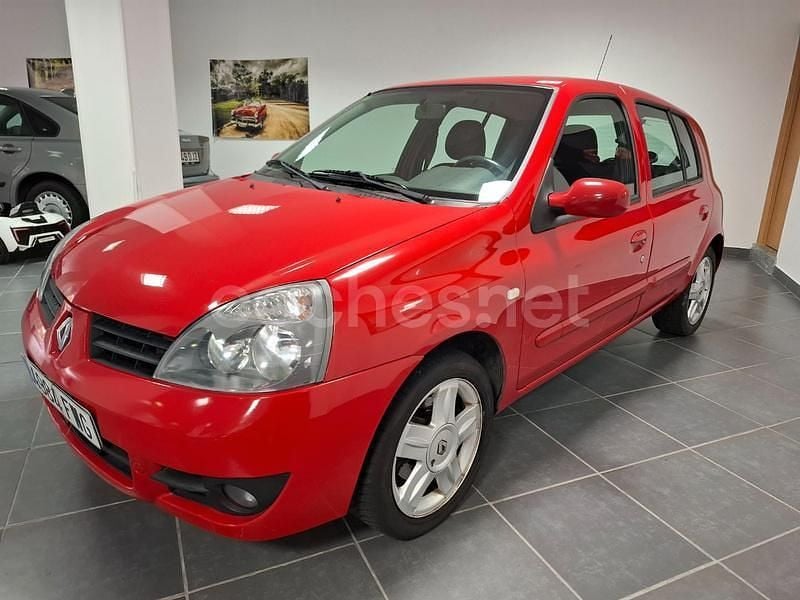 Rojo Usado 2007 Renault Clio II Authentique Berlina | 3500 € (Precio justo) - Imagen 1/4
