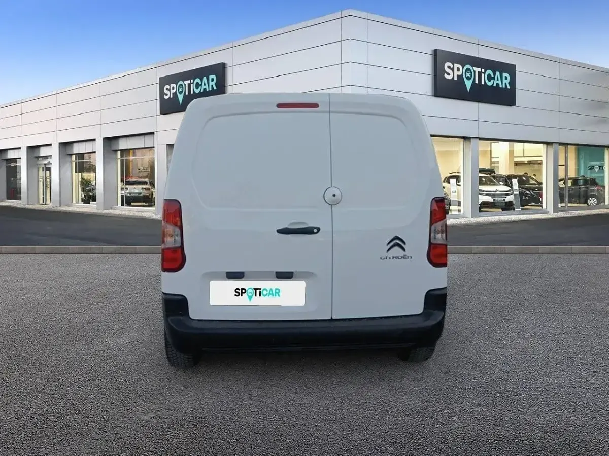 Usado Citroën Berlingo 102 CV (75 kW) 2022 Blanco Monovolumen