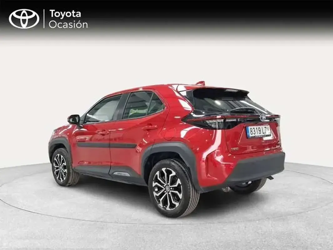 Usado Toyota Yaris Cross Active 116 CV (85 kW) 2022 Rojo SUV