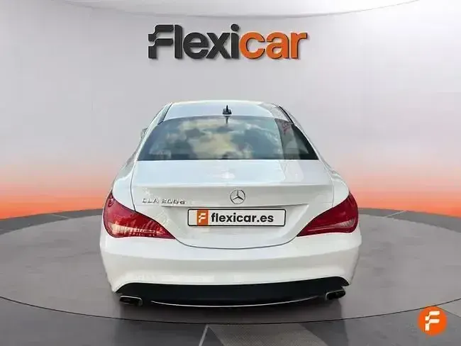 Usado Mercedes CLA200 136 HP (100 kW) 2016 Branco Sedan