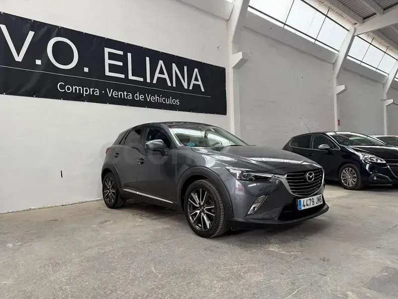 Usado Mazda CX-3 Luxury 105 CV (77 kW) 2015 Gris / plata SUV
