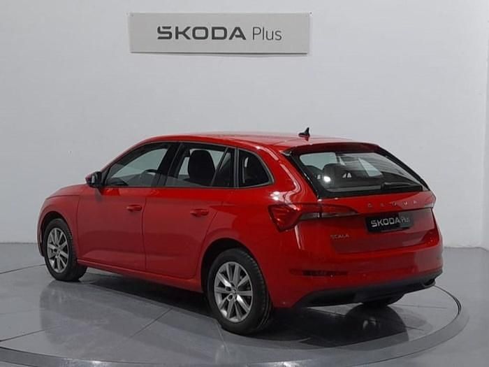 Rojo Usado 2021 Skoda Scala Active Utilitario | 12.990 € (Precio justo) - Imagen 1/4