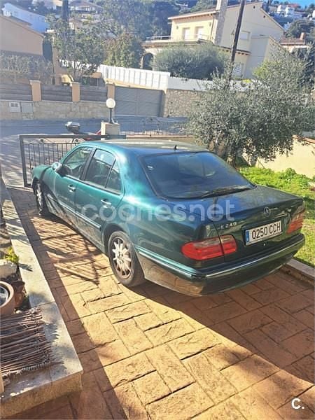 Usado Mercedes E250 Elegance 211 CV (155 kW) 2013 Verde Berlina