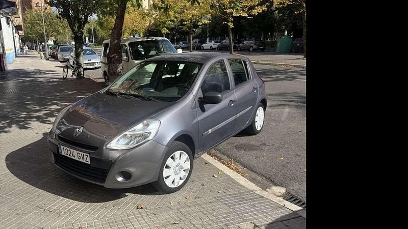 Usado Renault Clio II Campus 75 CV (55 kW) 2010 Gris Utilitario