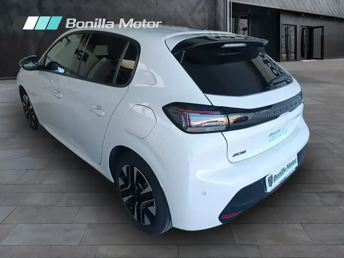 Usado Peugeot 208 Allure 100 CV (73 kW) 2024 Blanco Utilitario