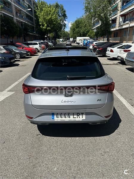 Usado Seat Leon FR 150 CV (110 kW) 2021 Gris / plata Familiar
