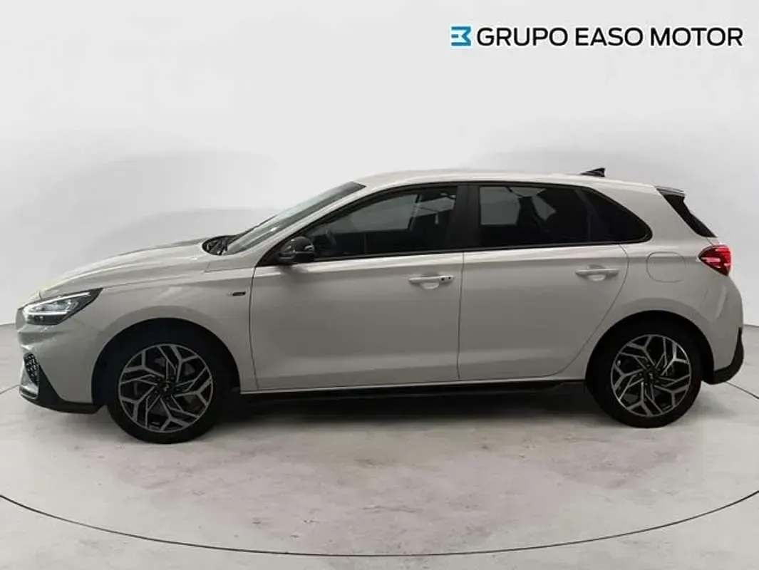 Usado Hyundai i30 N Line 97 CV (71 kW) 2025 Blanco Utilitario