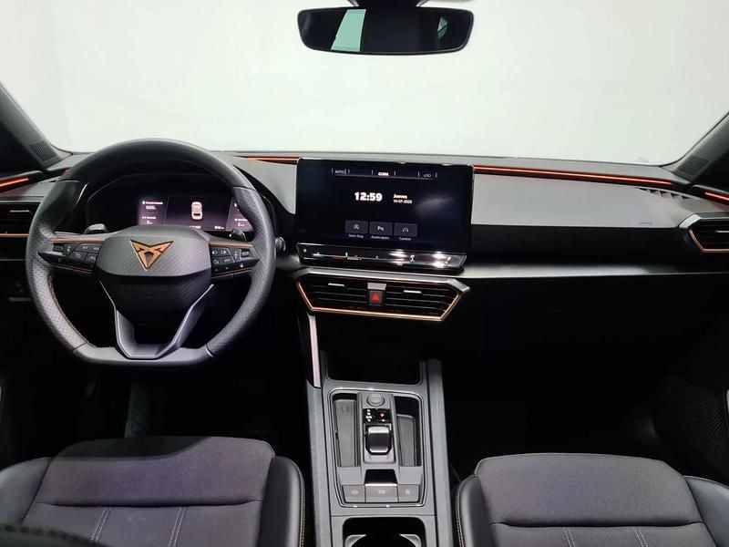 Begagnad Cupra Leon 150 HK (110 kW) 2024 Röd Halvkombi