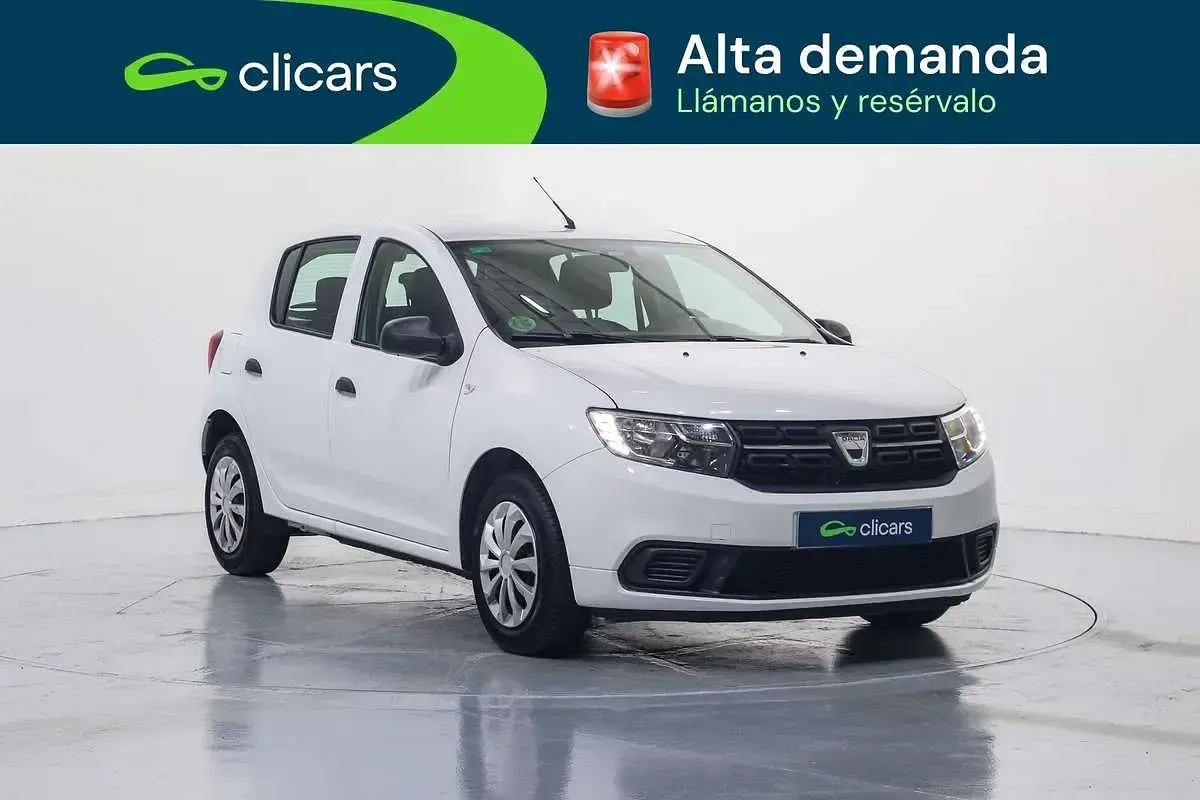 Usado Dacia Sandero Ambiance 75 CV (55 kW) 2017 Blanco Utilitario