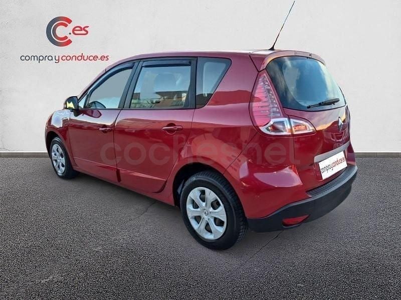Usado Renault Scénic III 105 CV (77 kW) 2010 Rojo Monovolumen