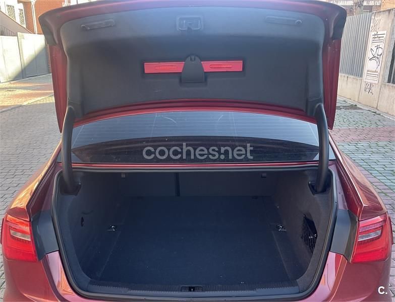 Usado Audi A6 177 CV (130 kW) 2012 Rojo Berlina