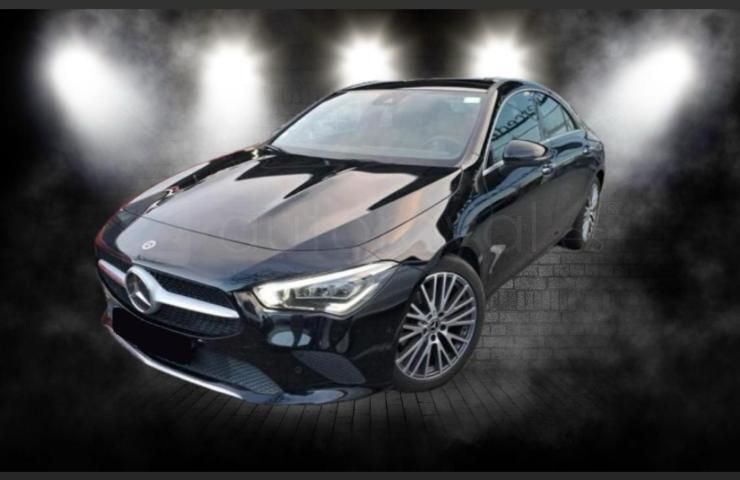 Negro (cosmos) Usado 2019 Mercedes CLA200 Advantage Berlina | 33.900 € (Caro) - Imagen 1/1