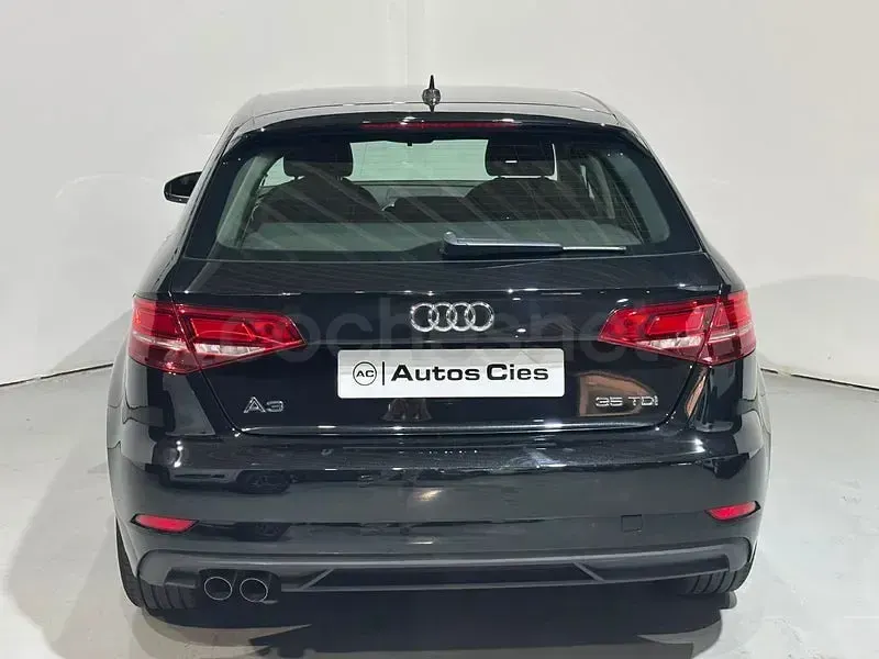 Usado Audi A3 150 CV (110 kW) 2019 Negro Berlina