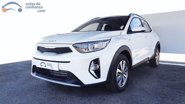 Usado Kia Stonic 84 CV (61 kW) 2022 Blanco SUV