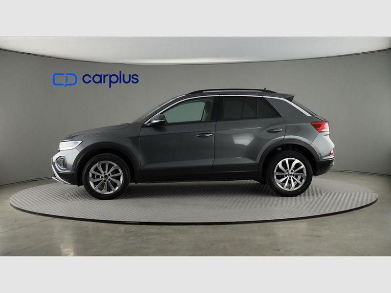 Usado VW T-Roc Life 110 CV (80 kW) 2022 Gris indy (metalizado) SUV