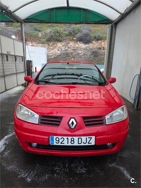 Usado Renault Mégane Cabriolet Dynamique 120 CV (88 kW) 2005 Rojo Descapotable