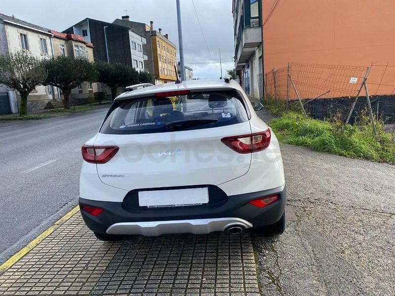 Usado Kia Stonic 84 CV (61 kW) 2022 Blanco SUV